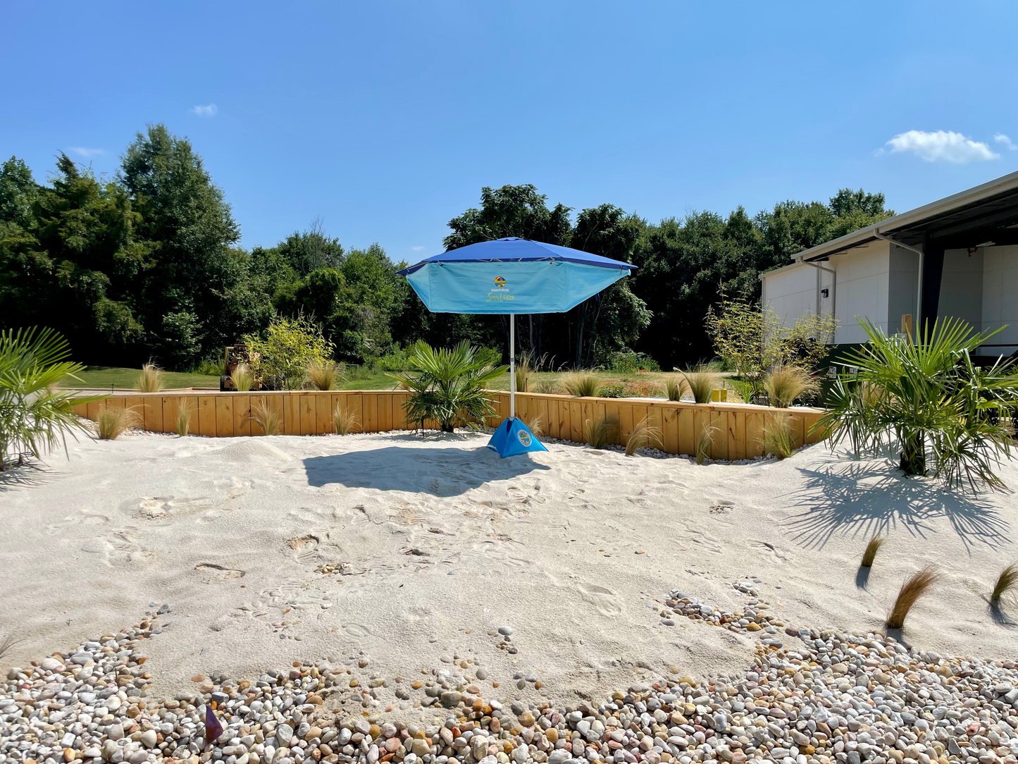 beachBUB® SunVisor - The Future of Tilting Beach Umbrellas